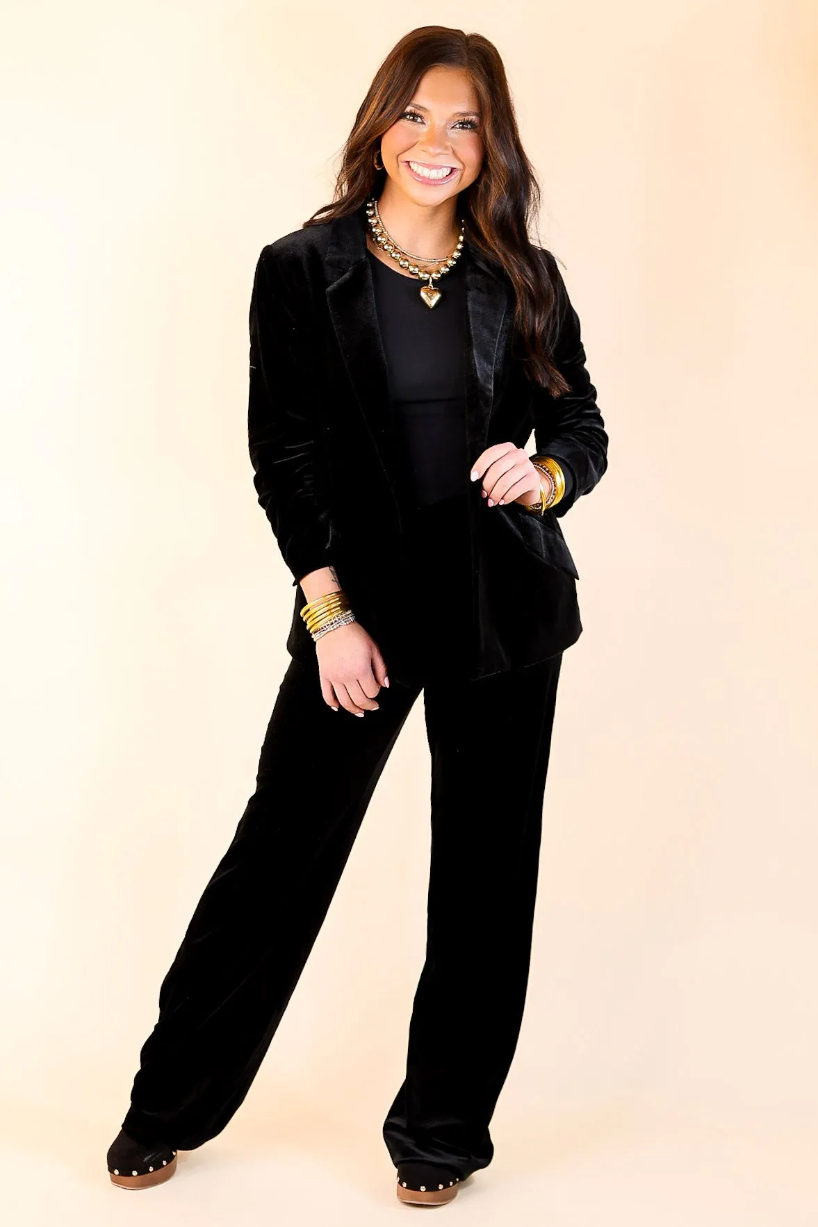 Chic Arrival 3/4 Sleeve Velvet Blazer in Black