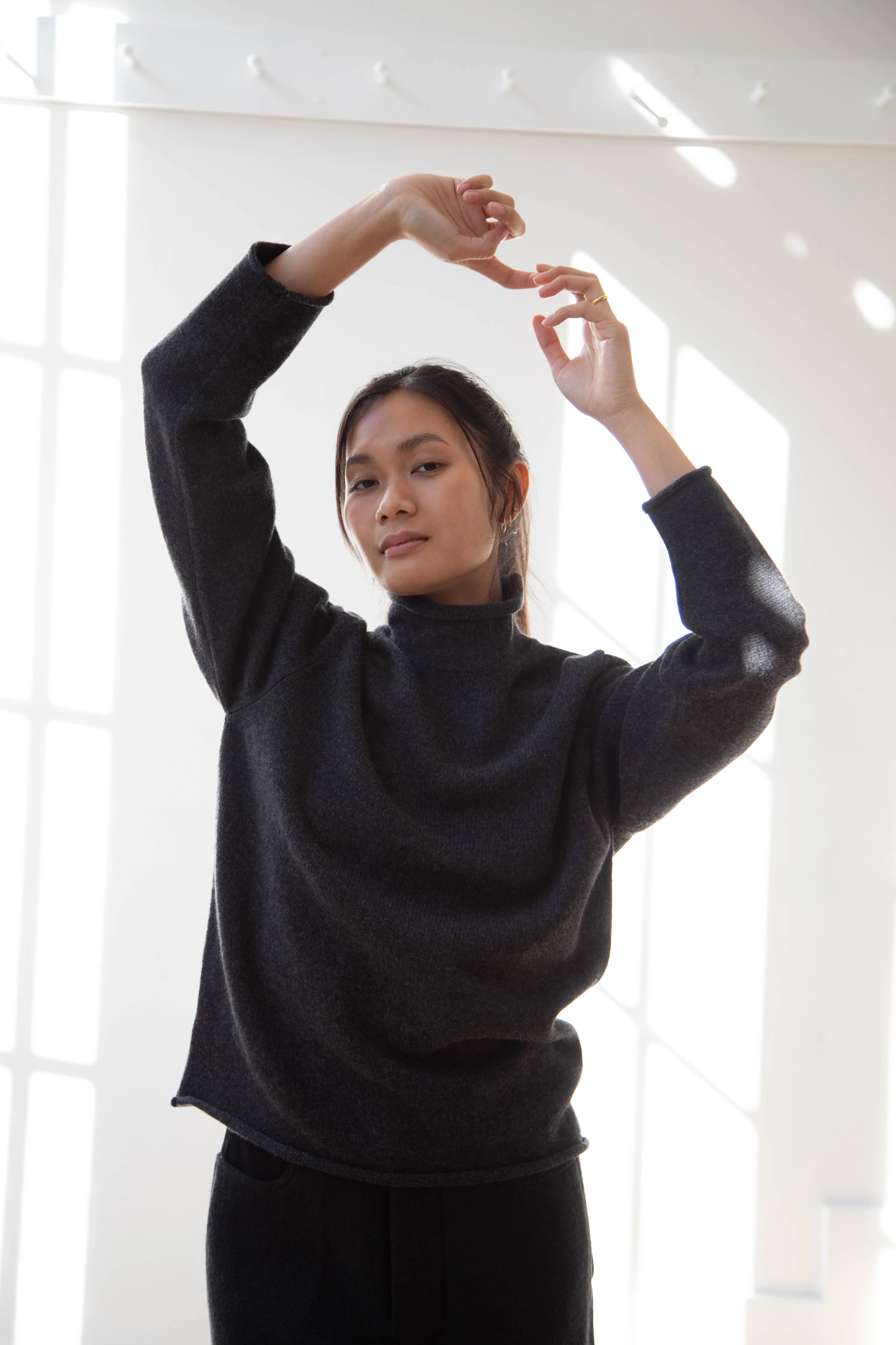 Evan Kinori | Rollneck Sweater in Charcoal