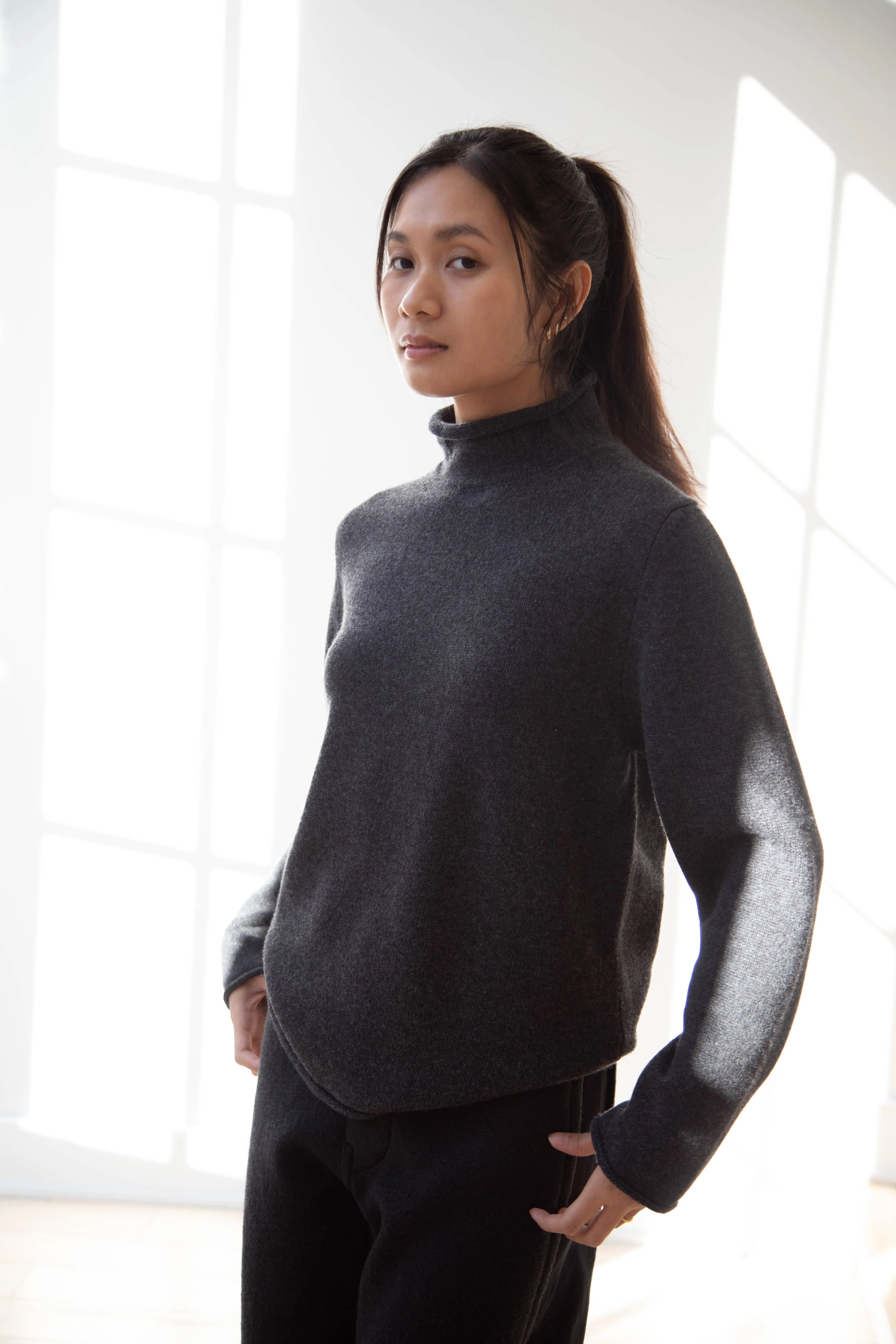 Evan Kinori | Rollneck Sweater in Charcoal