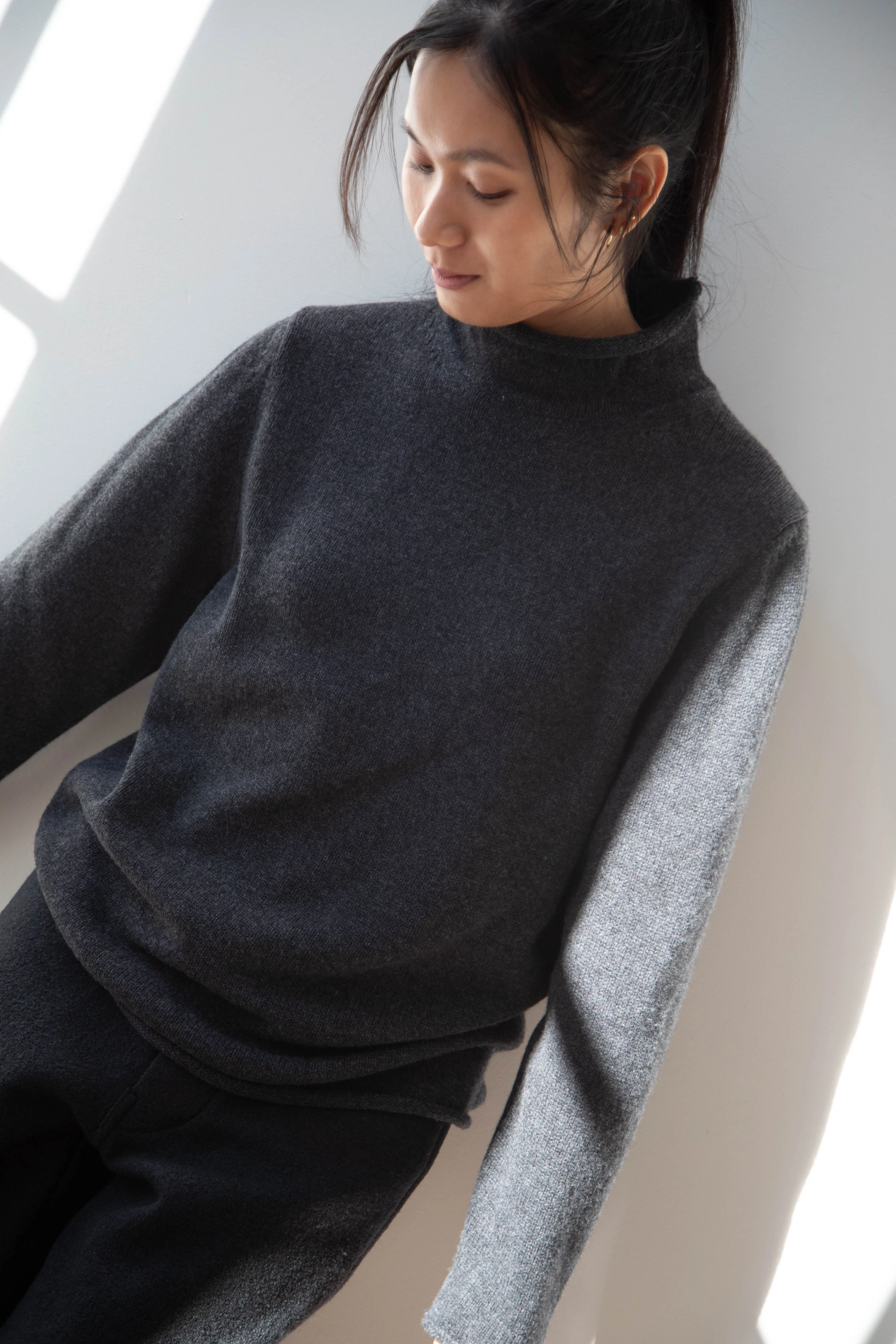 Evan Kinori | Rollneck Sweater in Charcoal