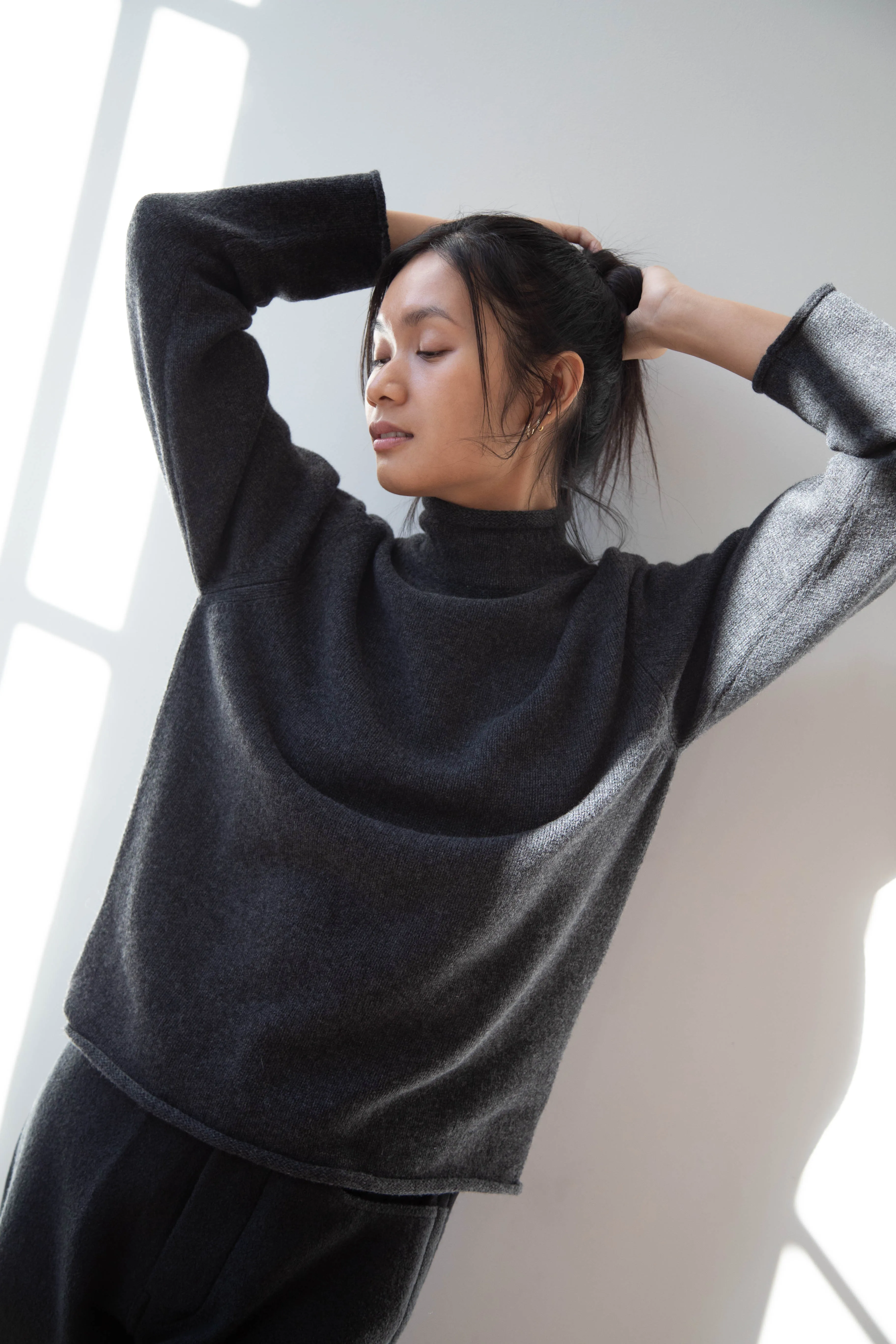 Evan Kinori | Rollneck Sweater in Charcoal