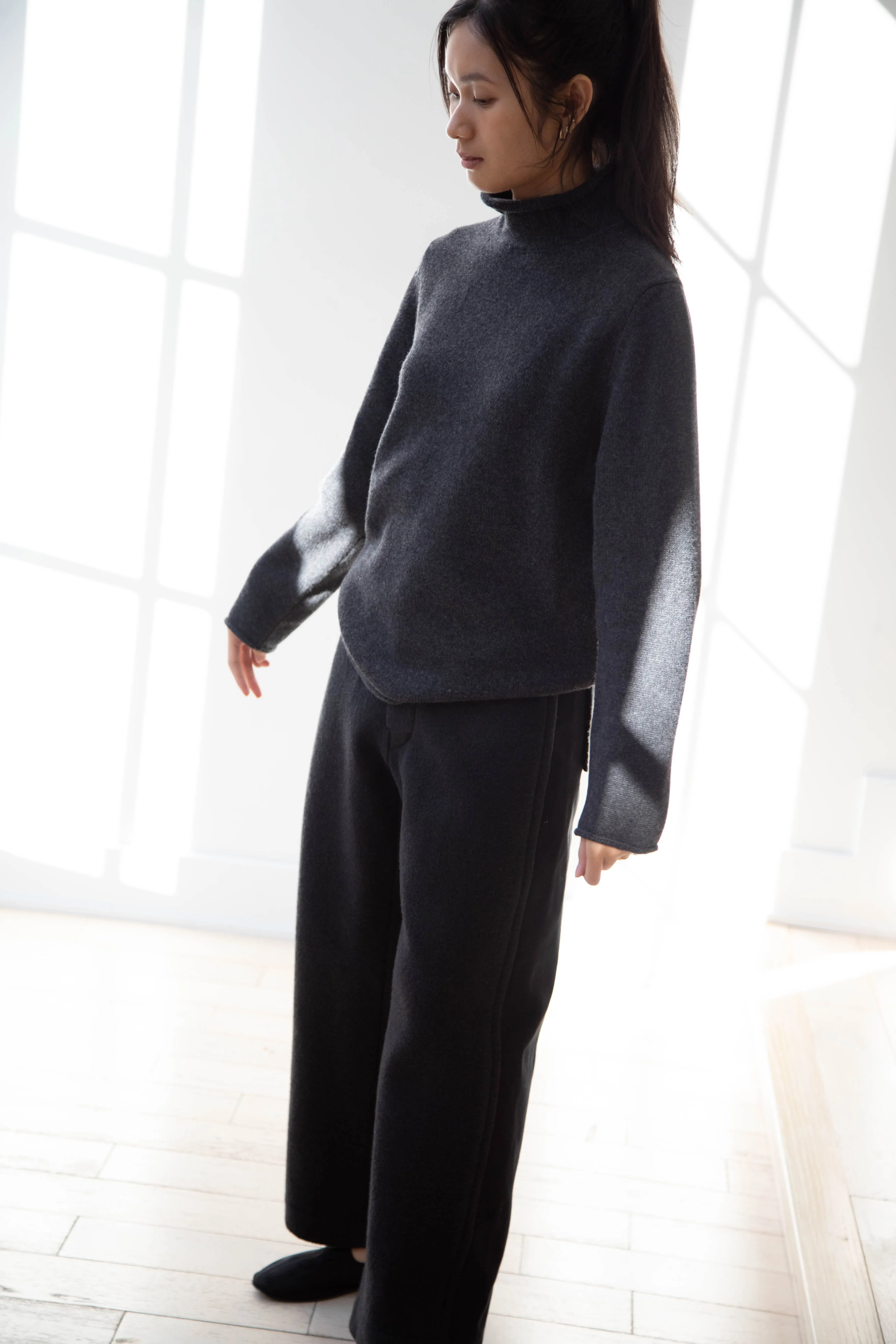 Evan Kinori | Rollneck Sweater in Charcoal