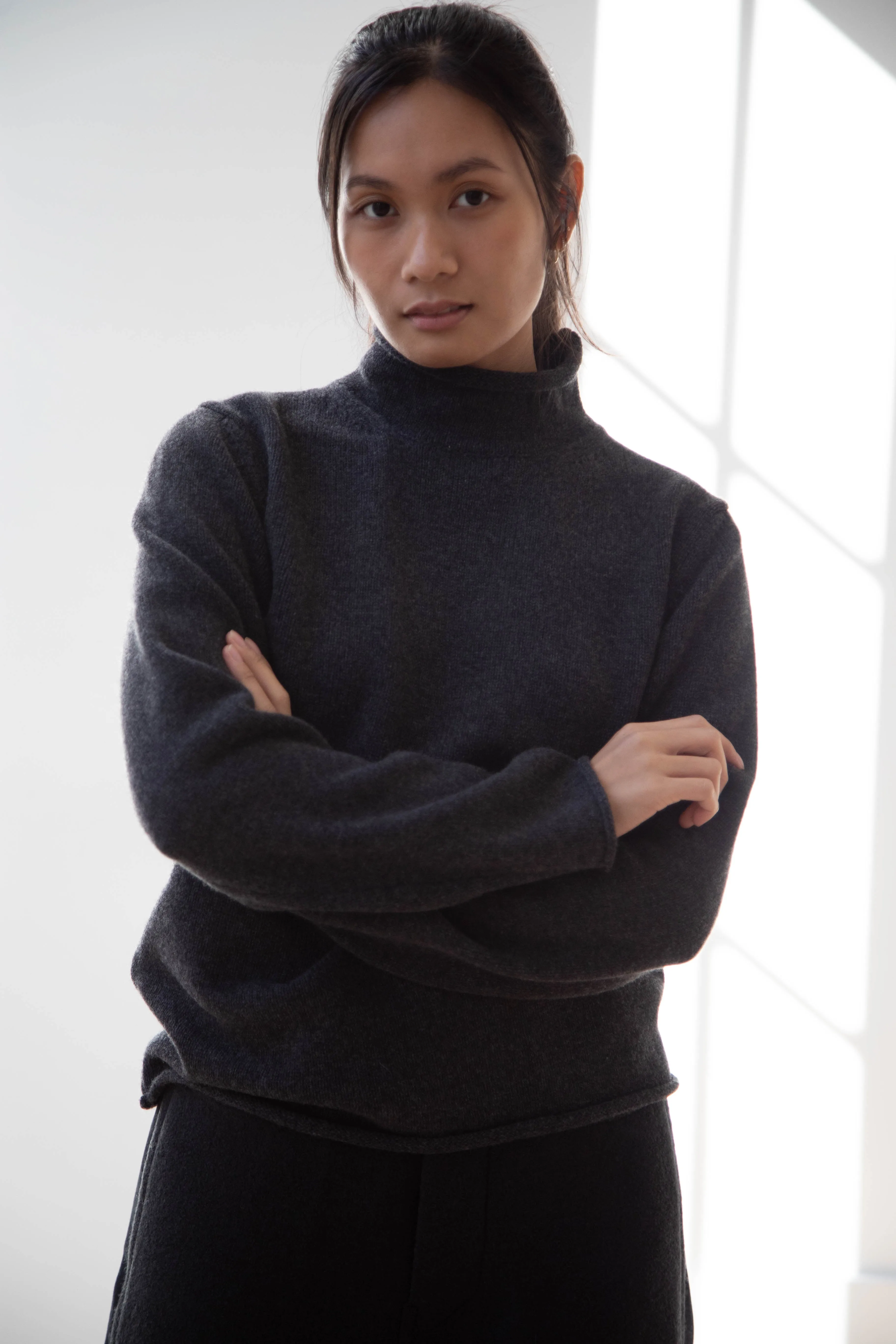 Evan Kinori | Rollneck Sweater in Charcoal