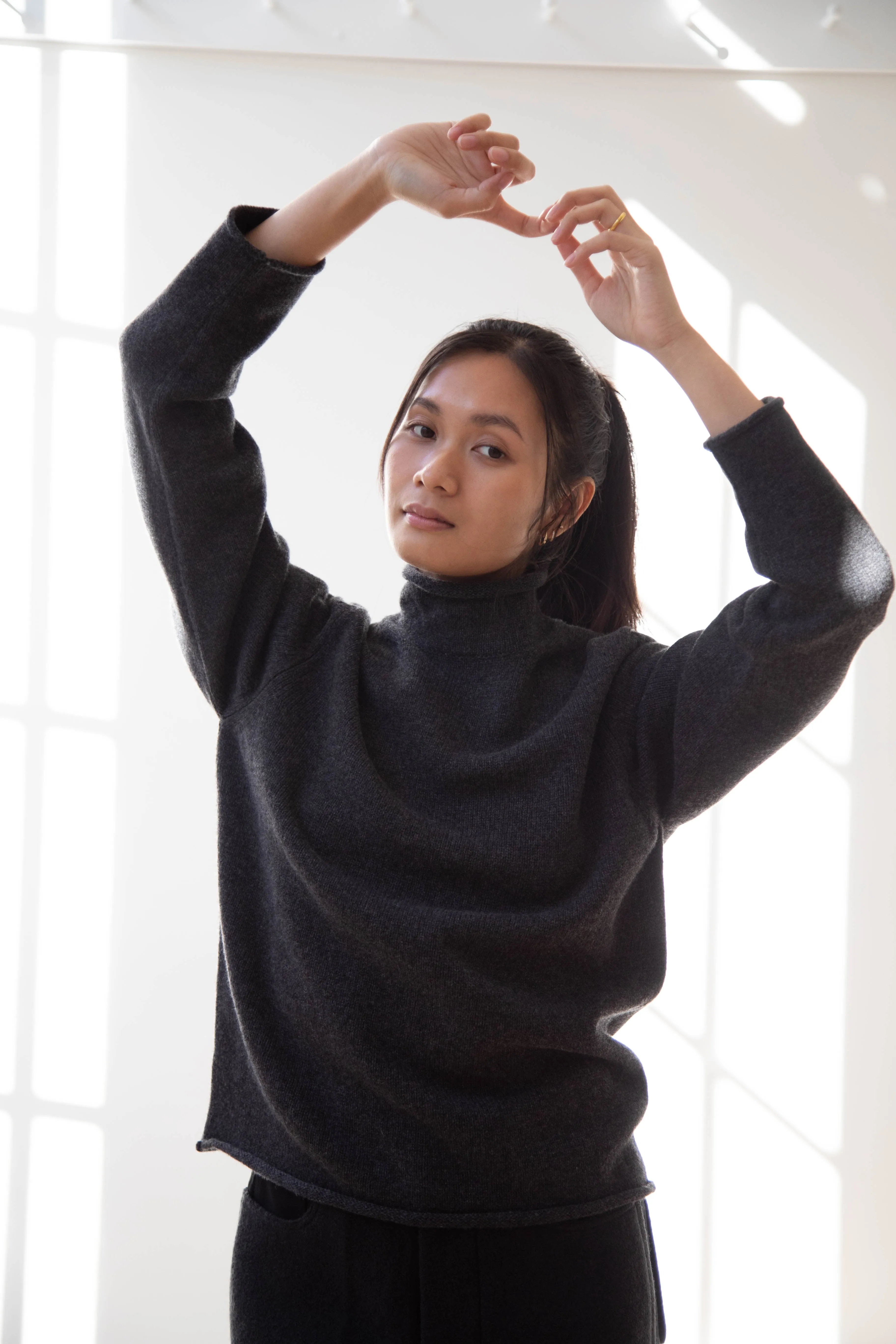 Evan Kinori | Rollneck Sweater in Charcoal